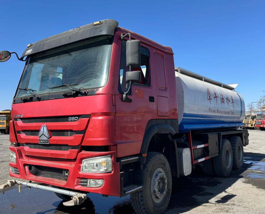 used Howo water trucks